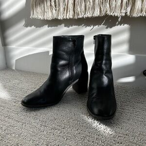 Elegant Black Ankle Boots